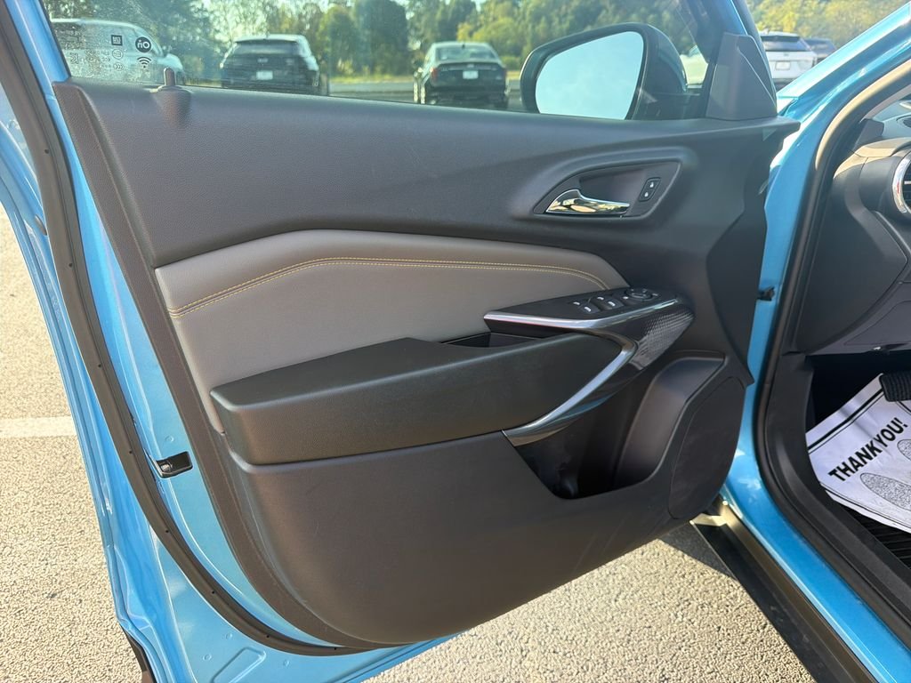 Used 2025 Blue Chevrolet ACTIV image 12