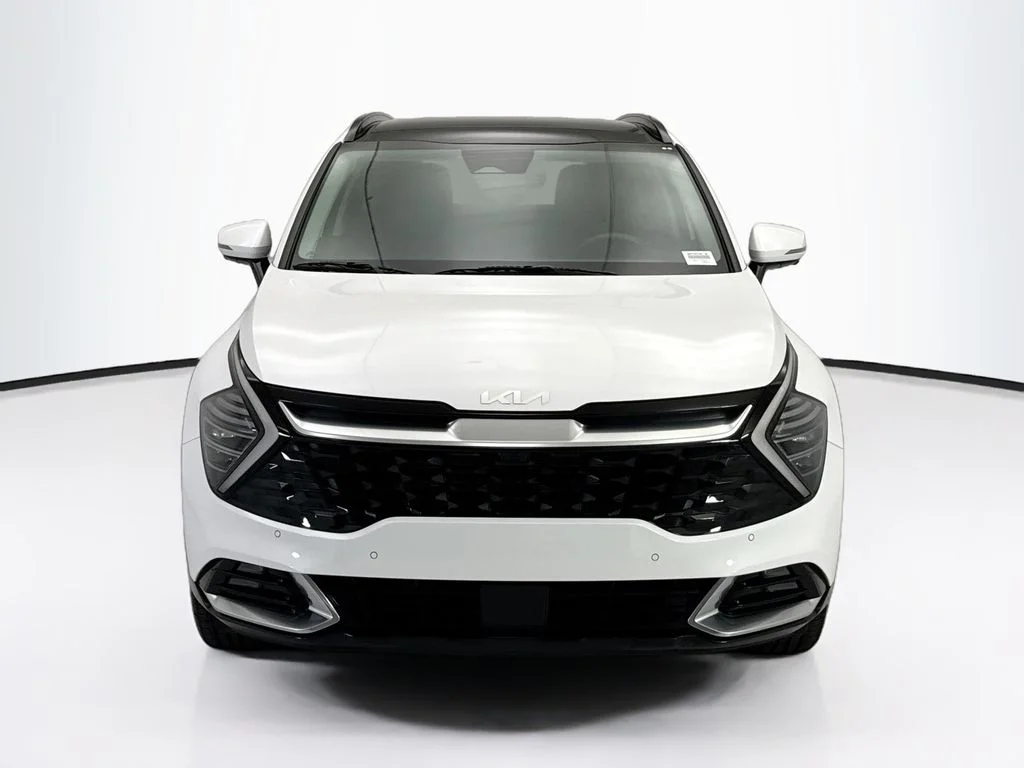 Used 2023 White Kia SX-Prestige image 2