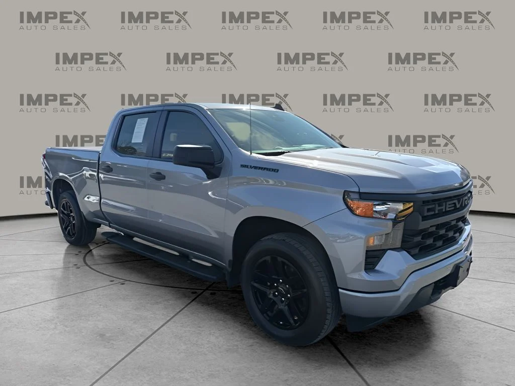 Used 2023 Gray Chevrolet Custom image 7