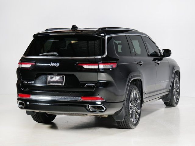 Used 2022 Diamond Black Jeep Overland image 2