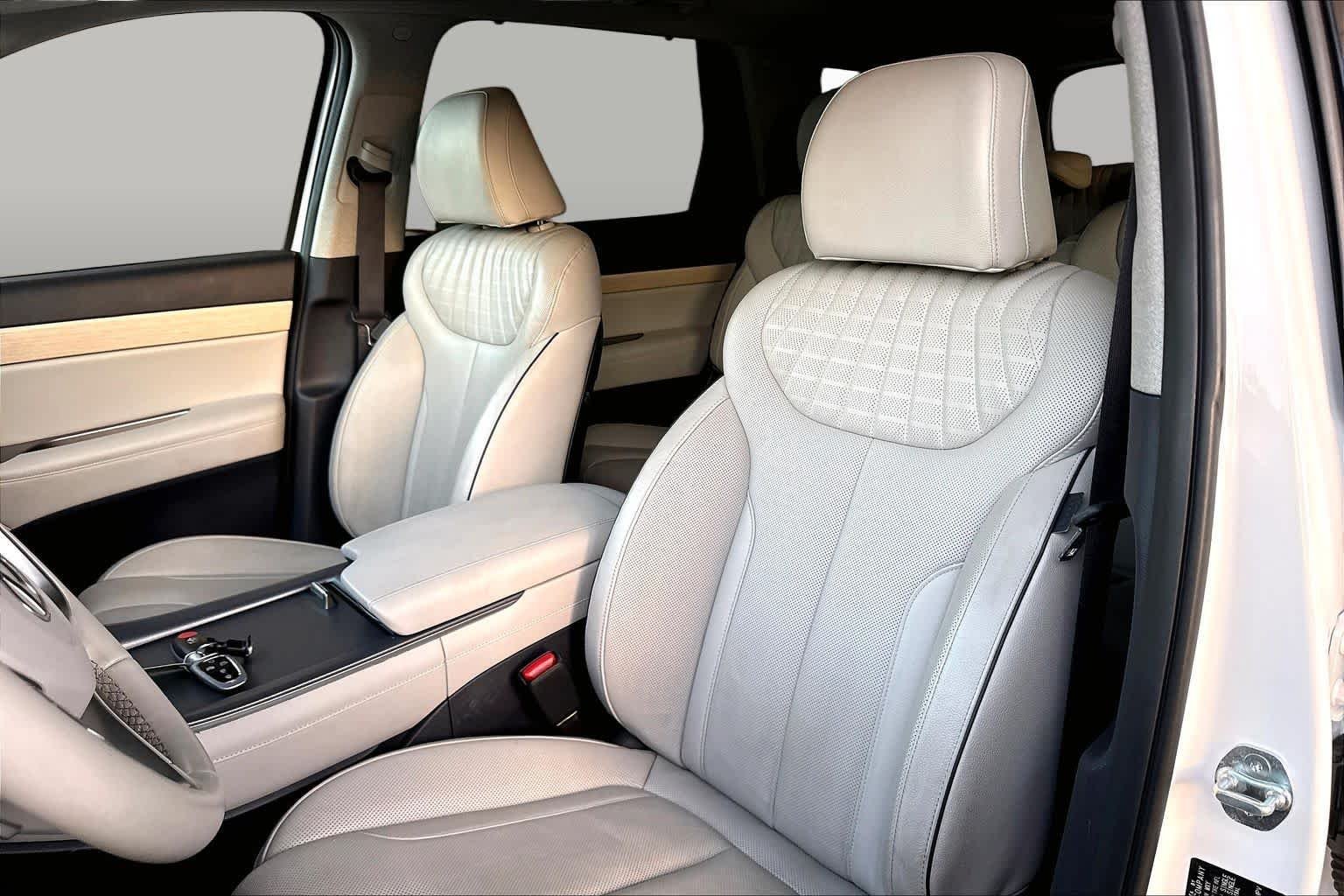 Used 2024 Hyper White Hyundai Limited image 8