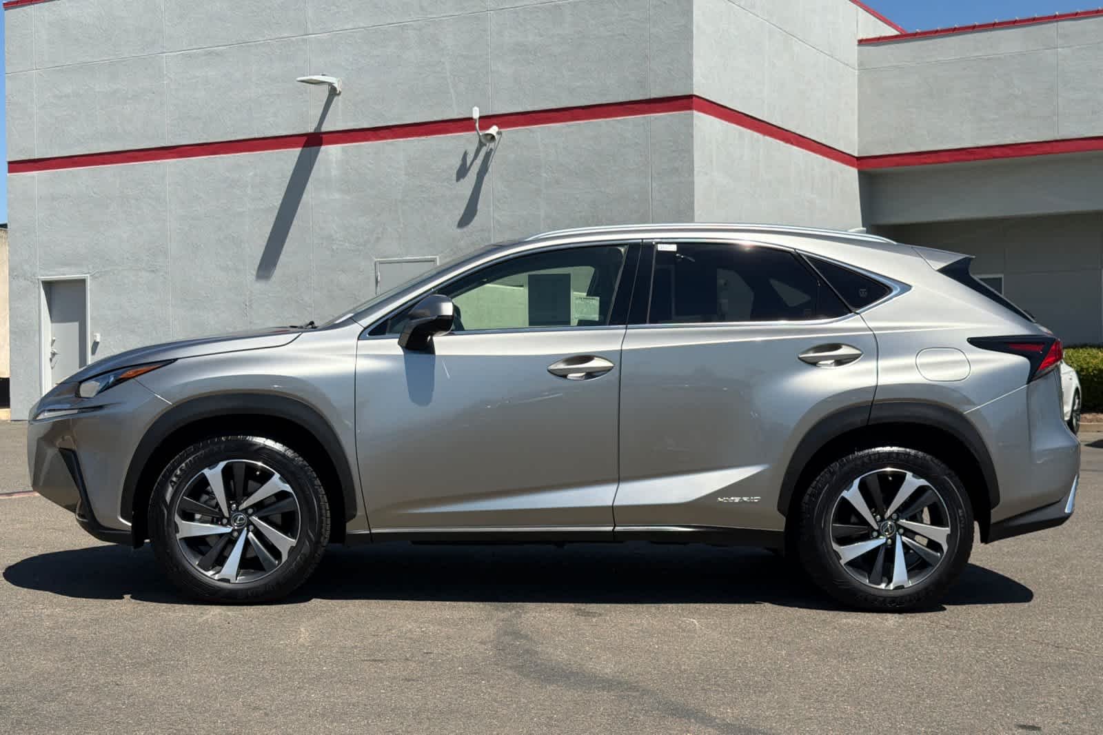 Used 2020 Atomic Silver Lexus  image 9
