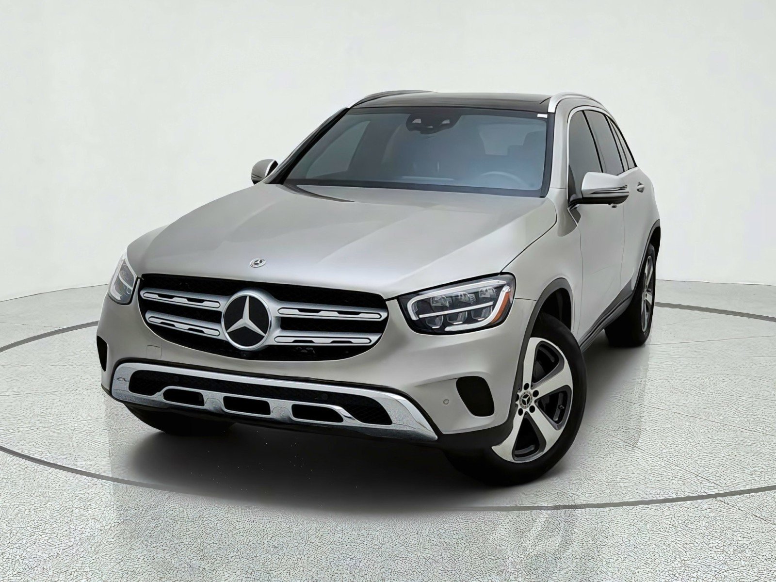 Used 2021 Mojave Silver Metallic Mercedes-Benz GLC 300 image 2