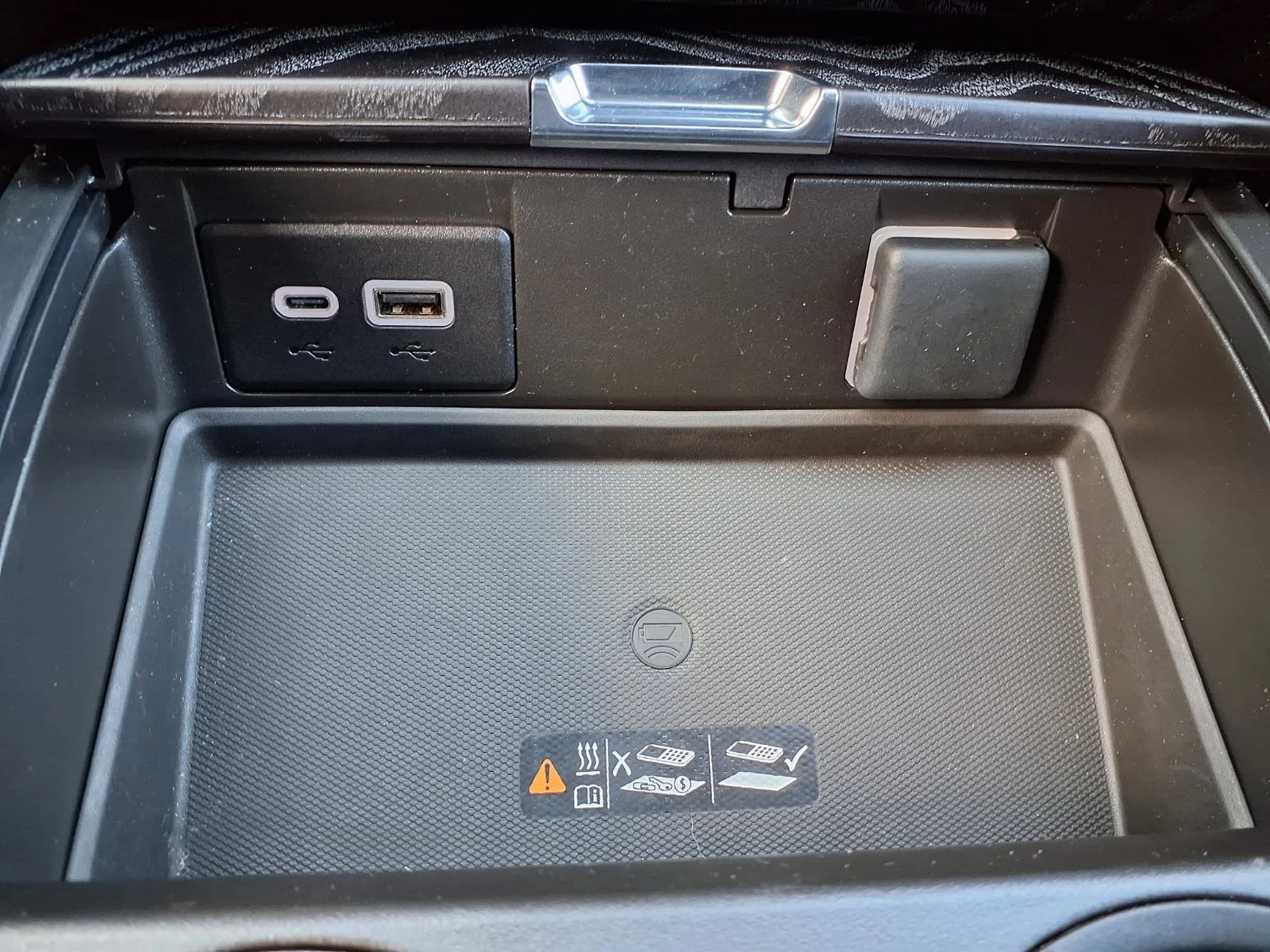 Used 2024 Onyx Black GMC Denali image 15
