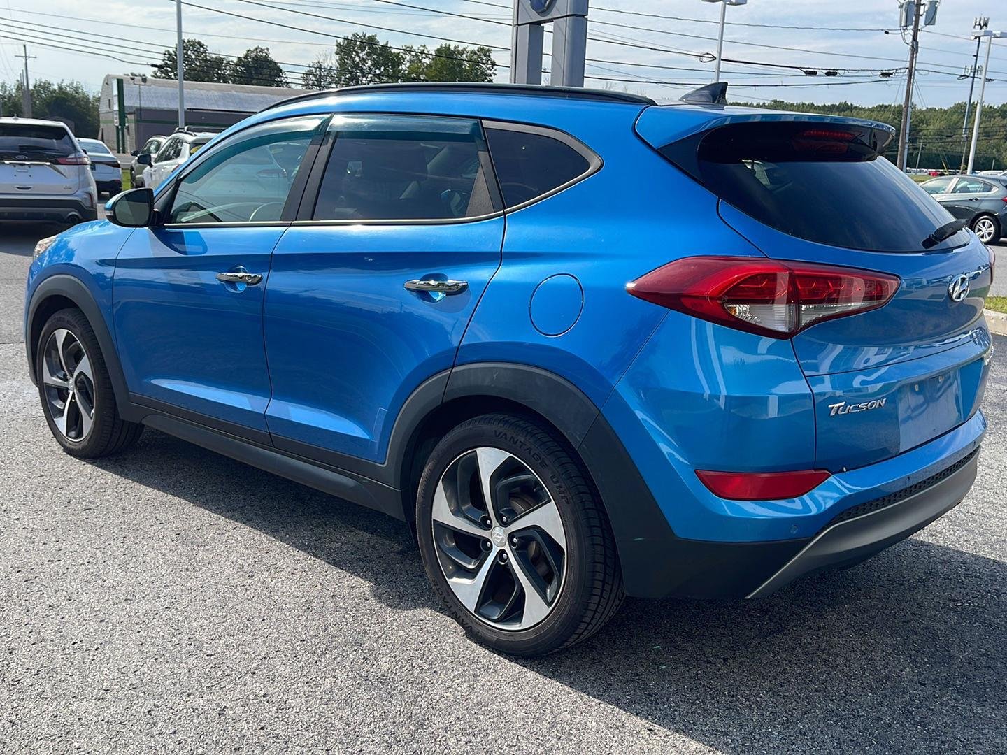 Used 2016 Caribbean Blue Hyundai Limited image 4
