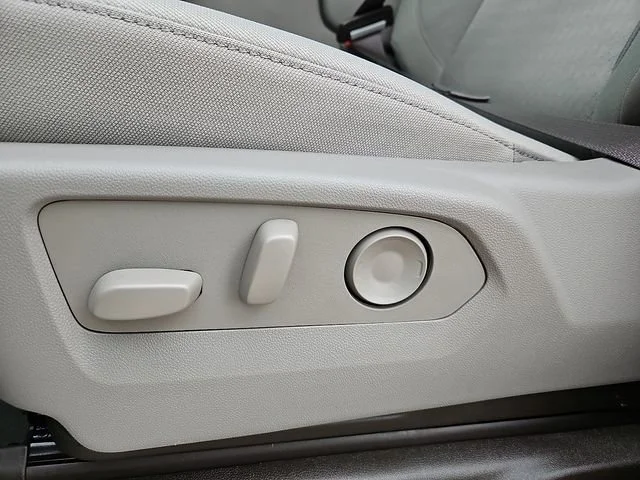 2026 GMC Sierra 1500 SLE - Photo 14