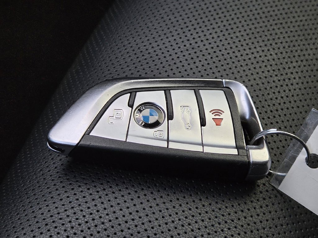 Used 2022 Tanzanite Blue II Metallic BMW M50i image 48