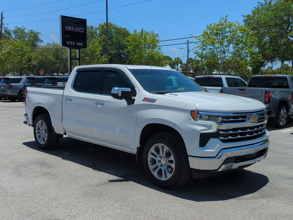 Used 2025 White Chevrolet LTZ image 8