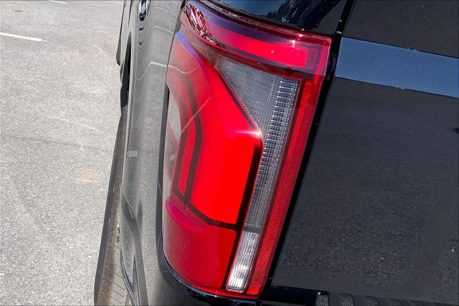 2025 Ford F-150 Platinum - Photo 14