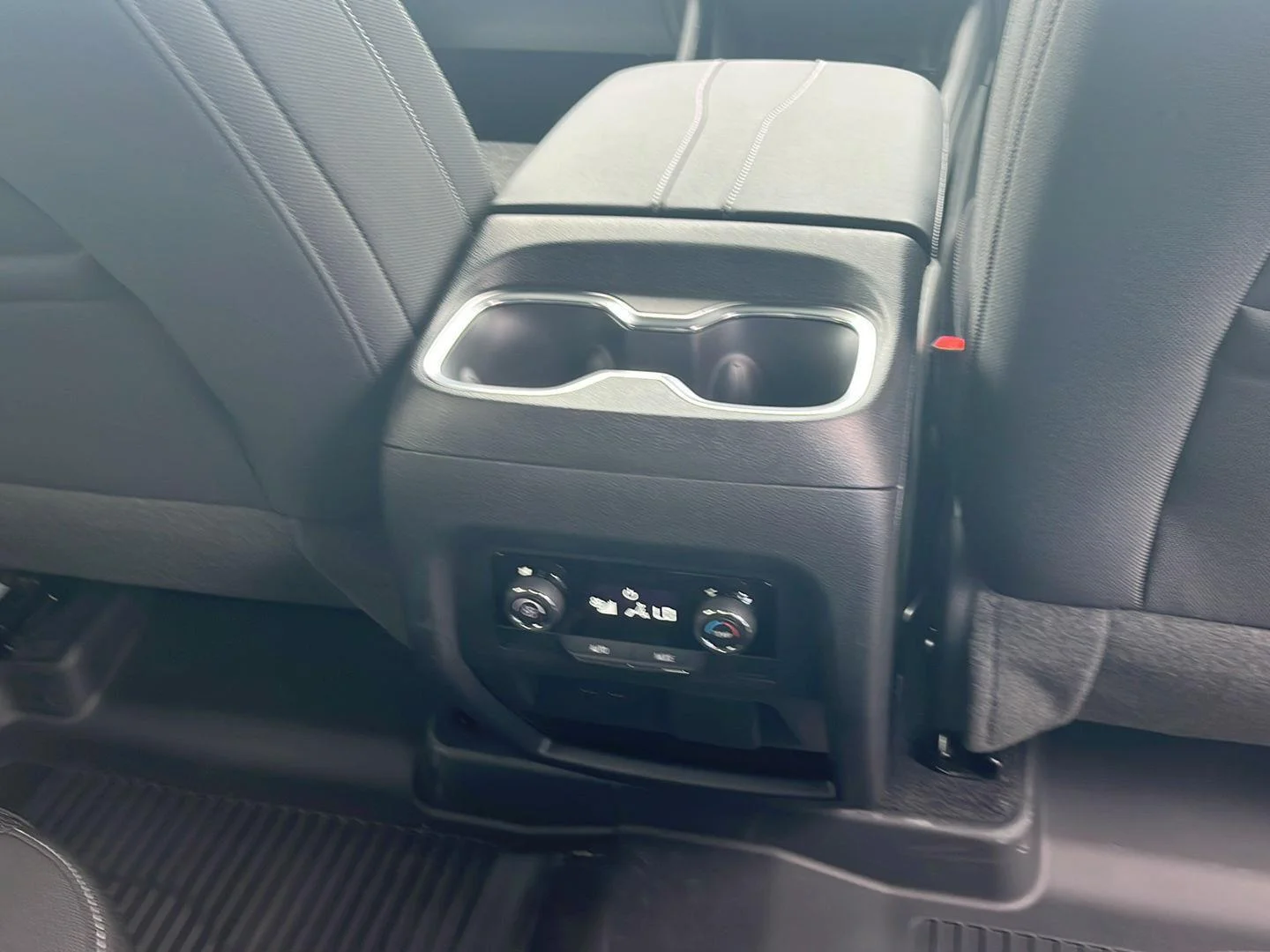 2026 Chevrolet Traverse LT - Photo 32