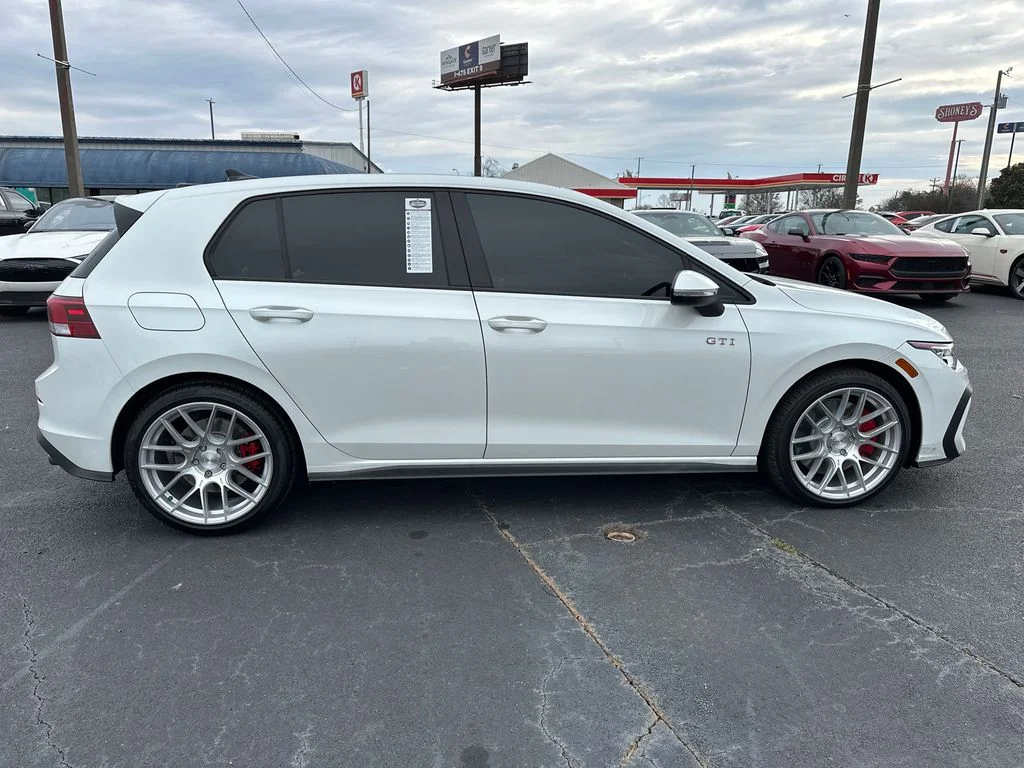 Used 2025 White Volkswagen 2.0T SE image 8