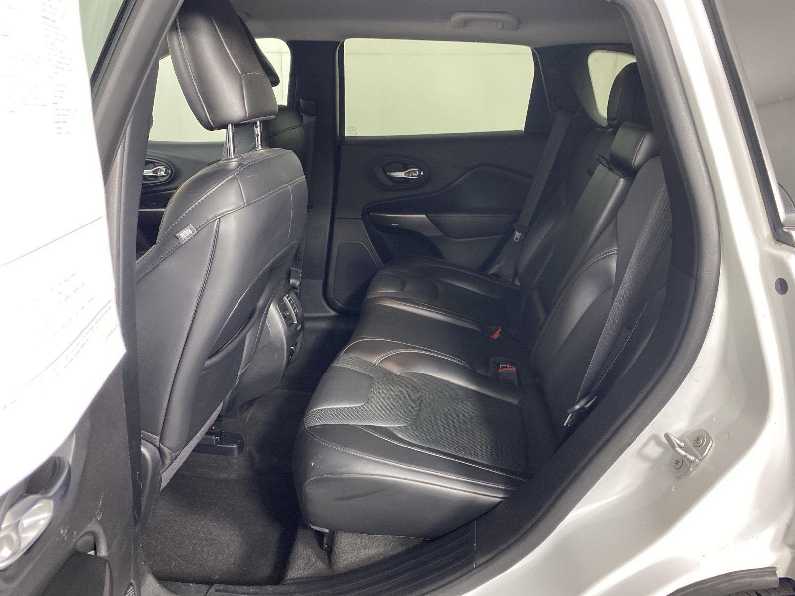 Used 2020 Bright White Clearcoat Jeep Limited image 25