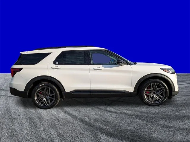 New 2026 Star White Metallic Tri-Coat Ford ST image 3