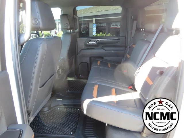 Used 2025 White GMC AT4 image 46