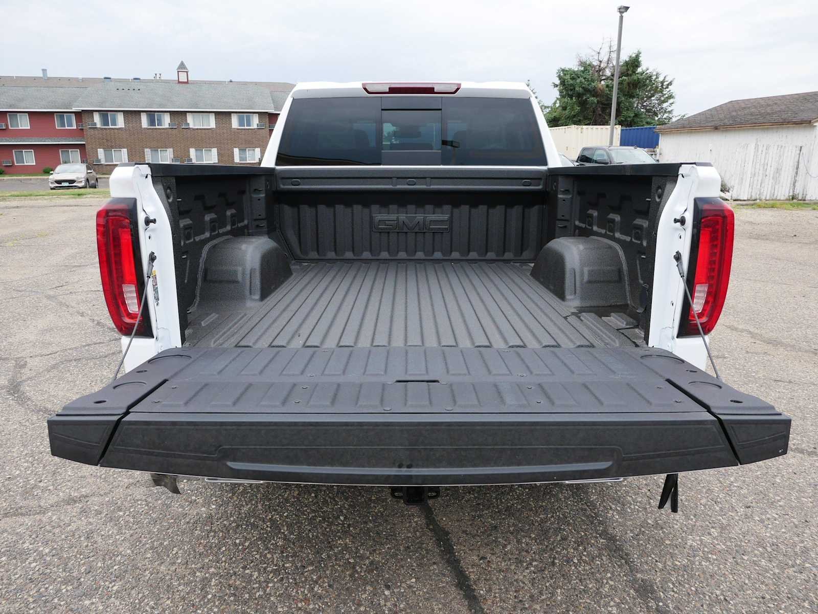 2026 GMC Sierra 1500 SLT - Photo 10