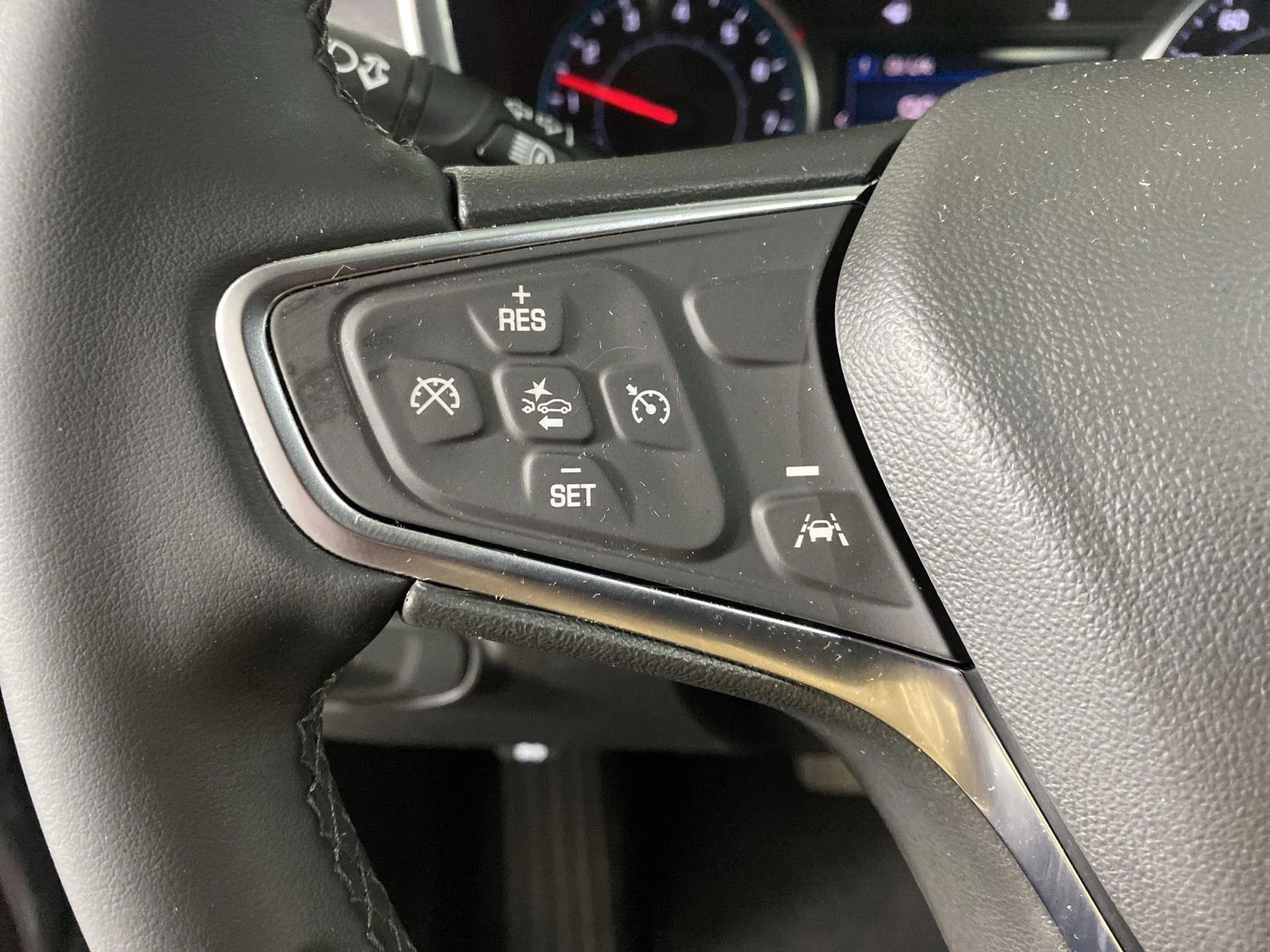 Used 2024 Sterling Gray Metallic Chevrolet LT image 21