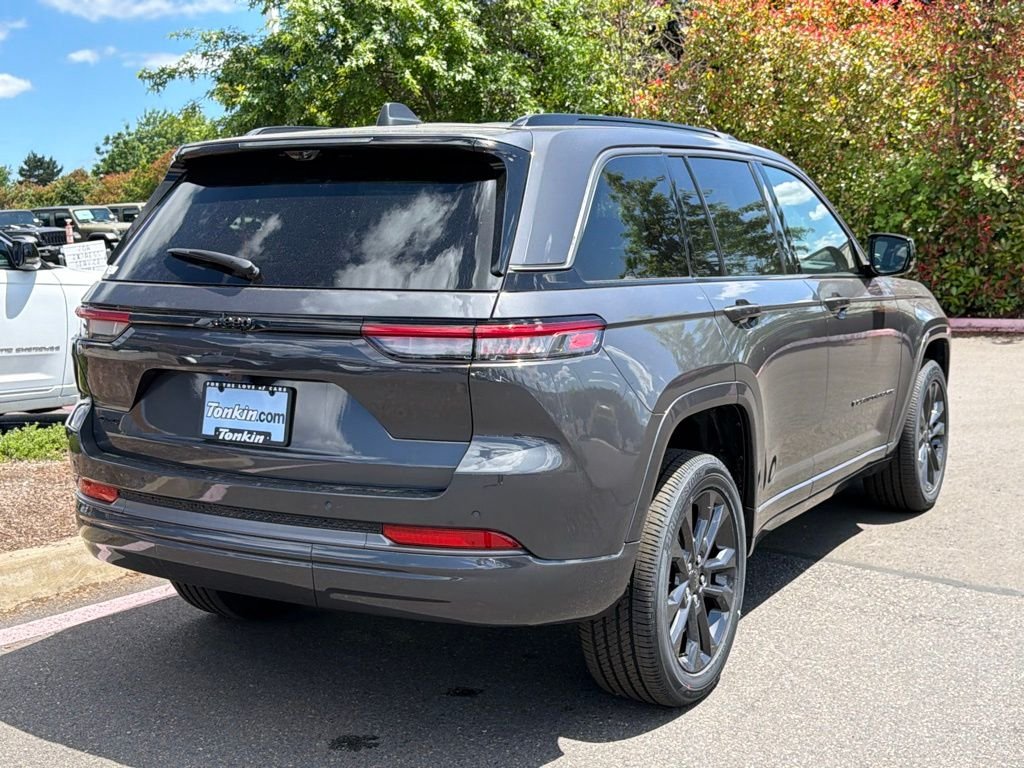 New 2026 Baltic Gray Metallic Clear-Coat Exterior Paint Jeep Limited Reserve image 7