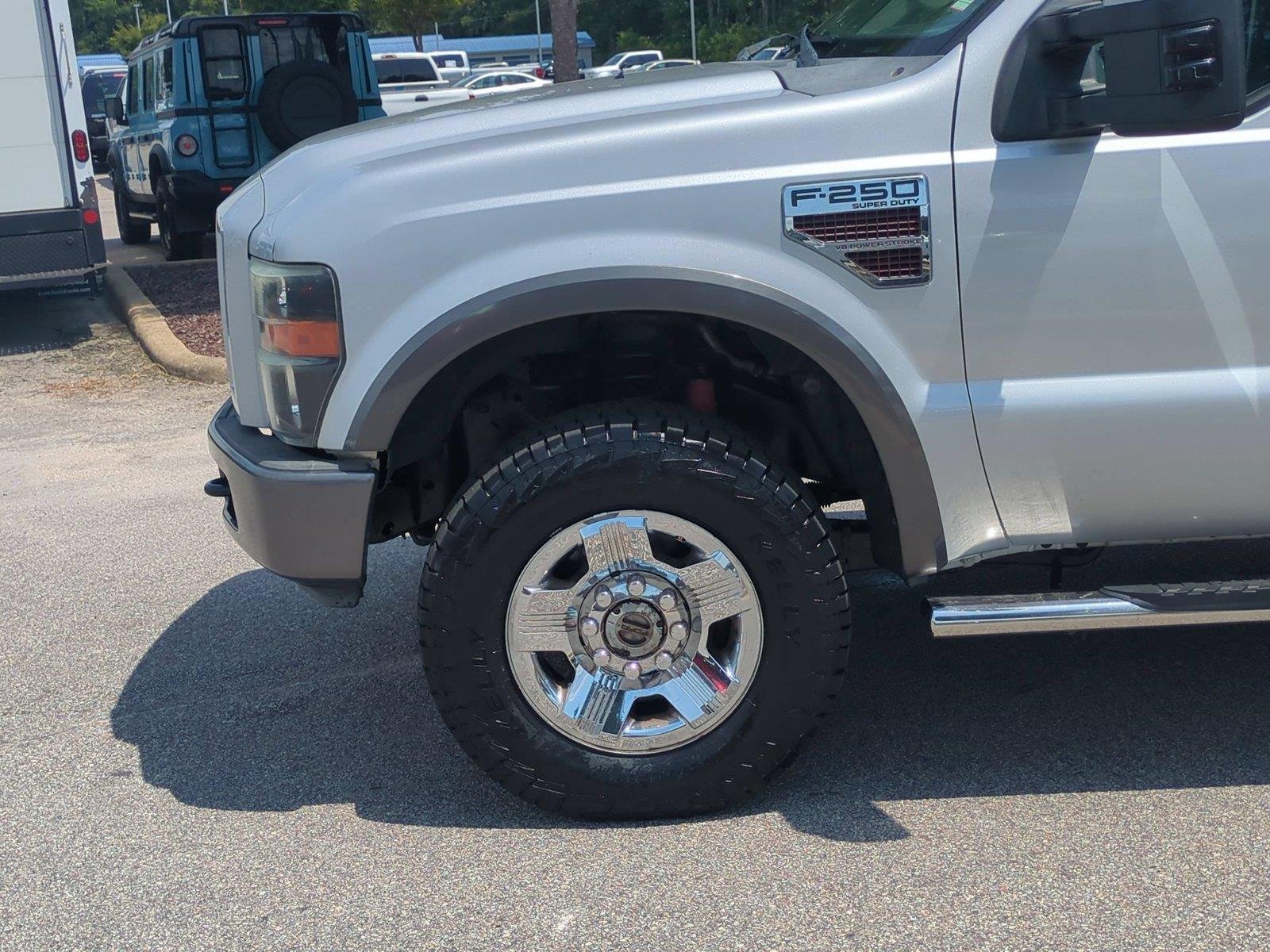 Used 2008 Silver Clearcoat Metallic Ford FX4 image 10