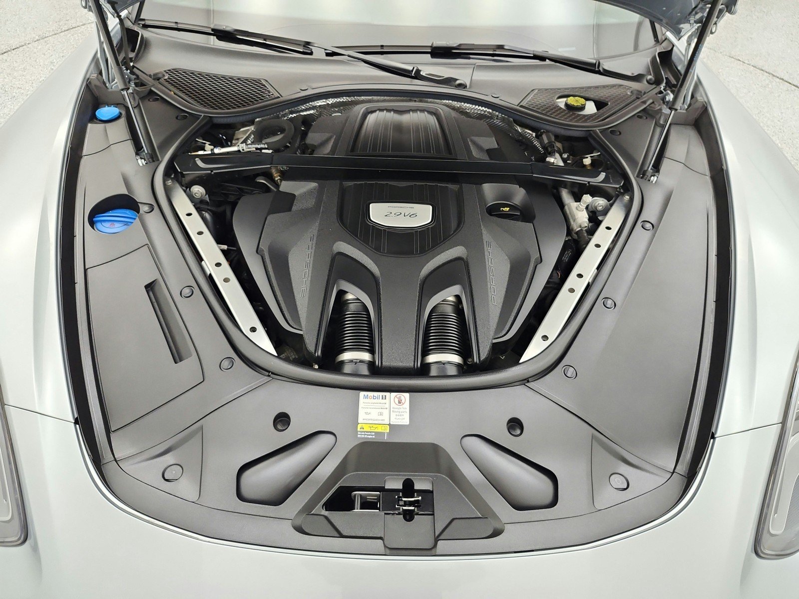 Used 2021 Dolomite Silver Metallic Porsche  image 16