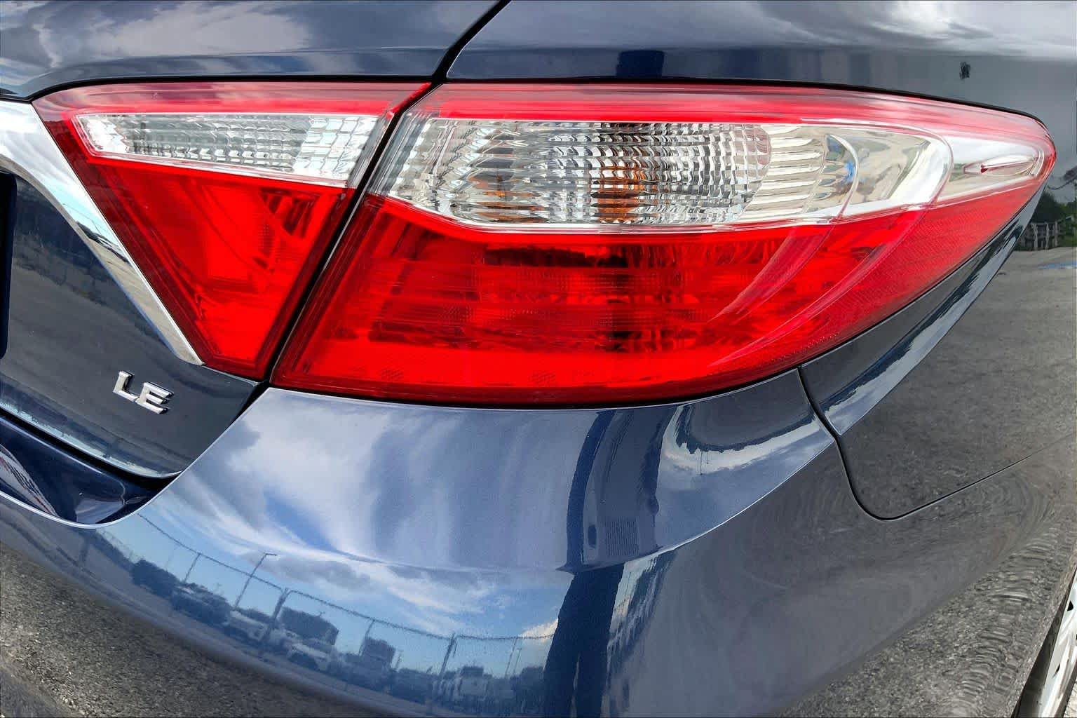 Used 2015 Parisian Night Pearl Toyota LE image 30