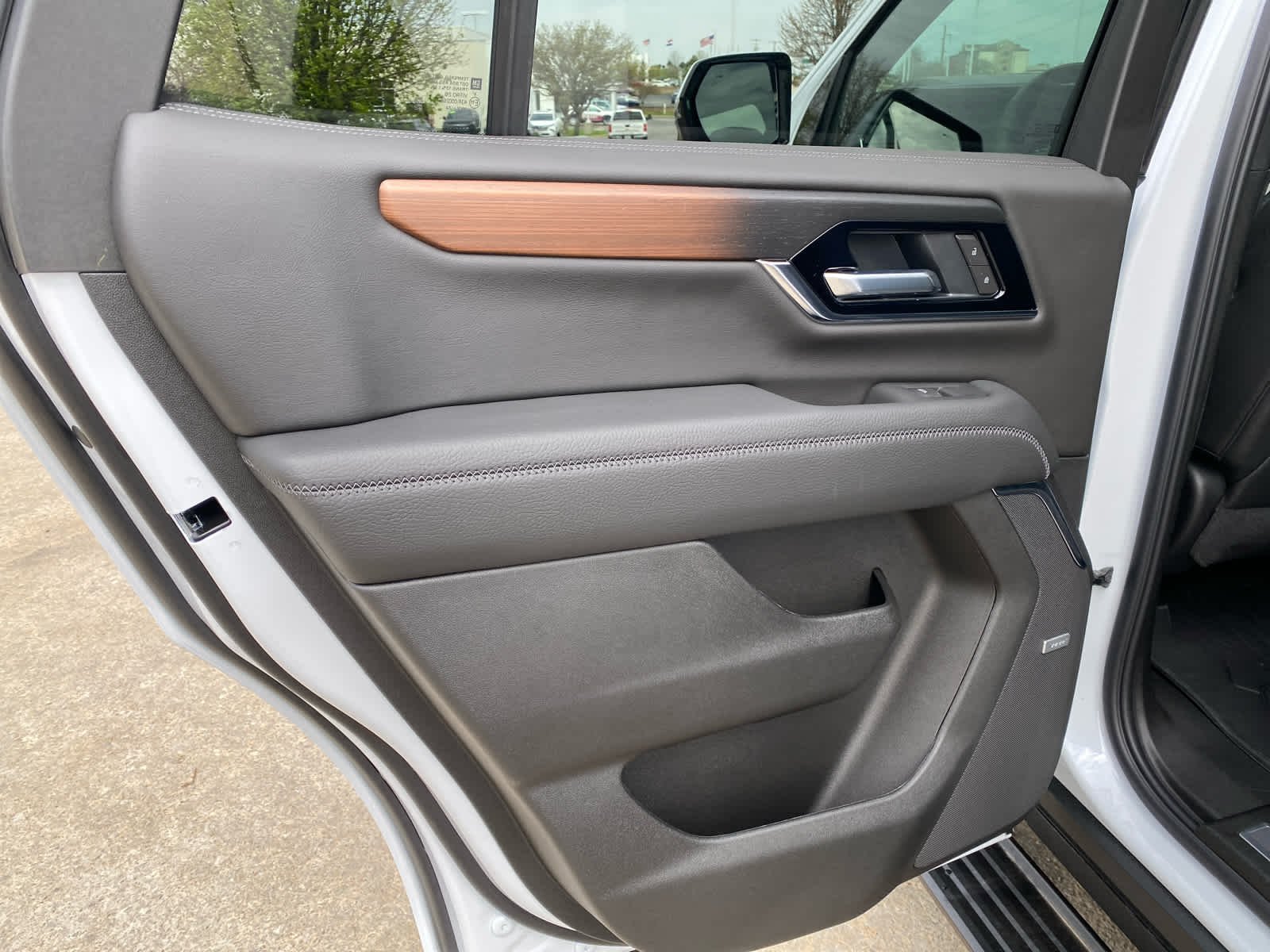 2026 GMC Yukon Denali - Photo 26