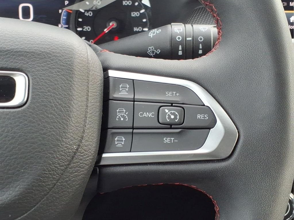 Used 2025 White Jeep Trailhawk 4x4 image 17