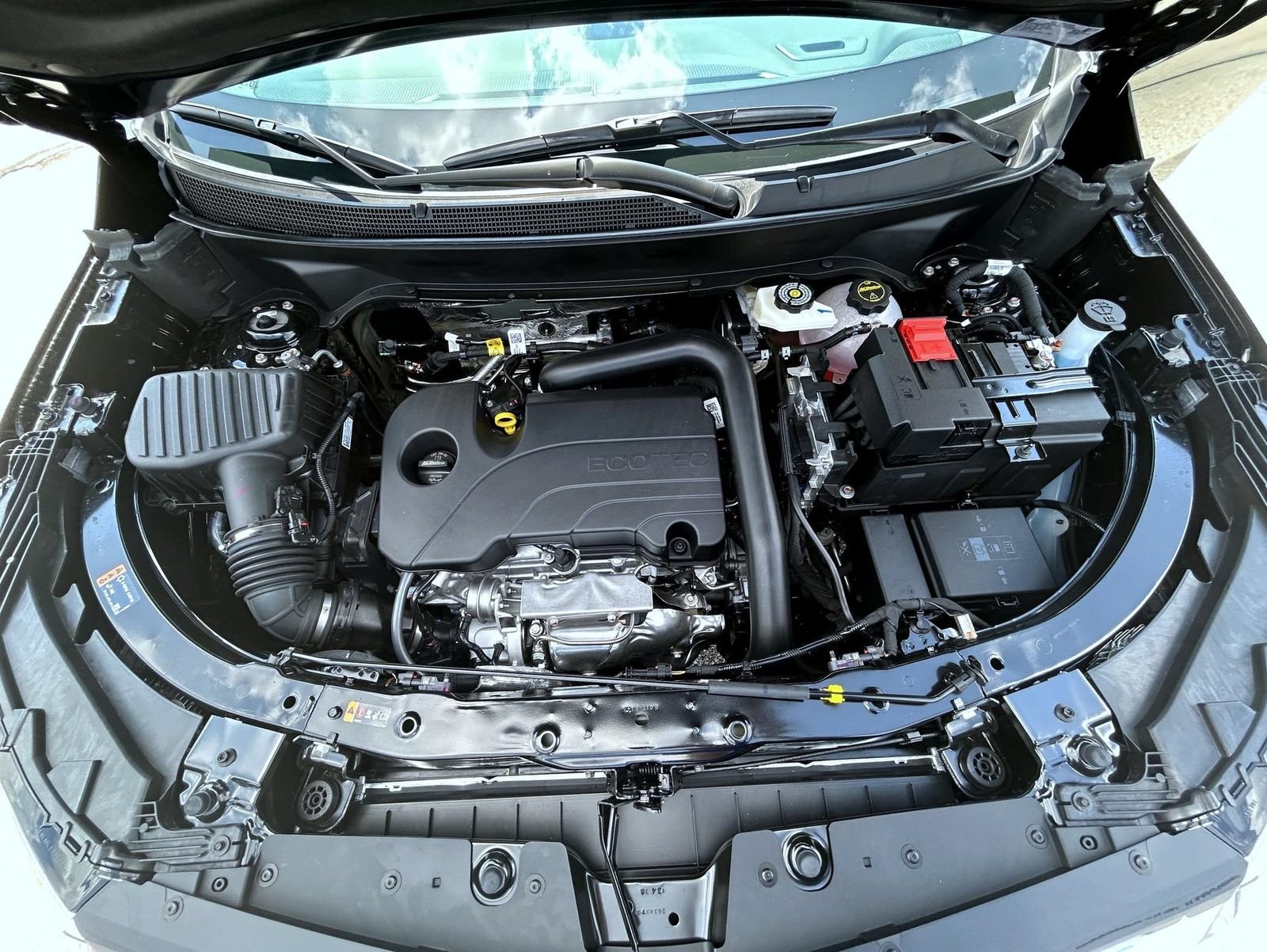 New 2027 Mosaic Black Metallic Chevrolet LT image 24