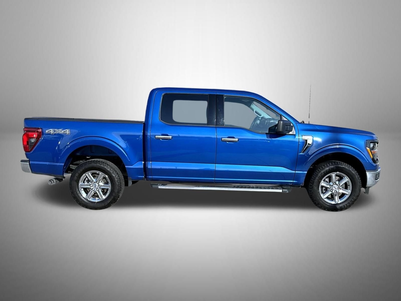 Used 2025 Blue Ford XLT image 4