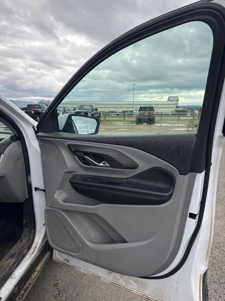 Used 2023 White GMC SLT image 22