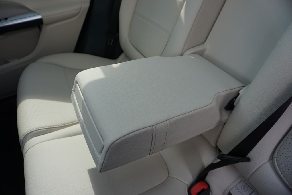New 2027 Verde Silver Metallic Mercedes-Benz GLC 300 image 27