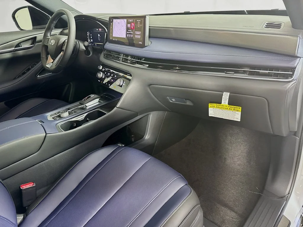 Certified Used 2027 Black INFINITI SPORT image 40