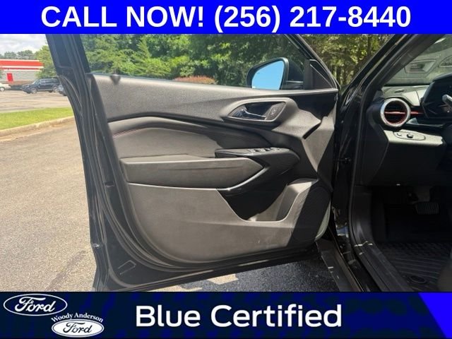 Used 2025 Mosaic Black Metallic Chevrolet 2RS image 18