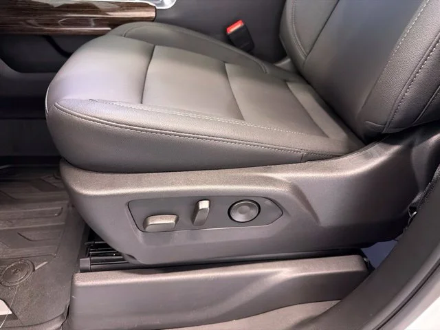 New 2026 Summit White GMC Elevation image 7