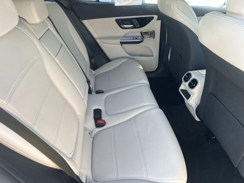 Certified Used 2023  Mercedes-Benz GLC 300 image 13