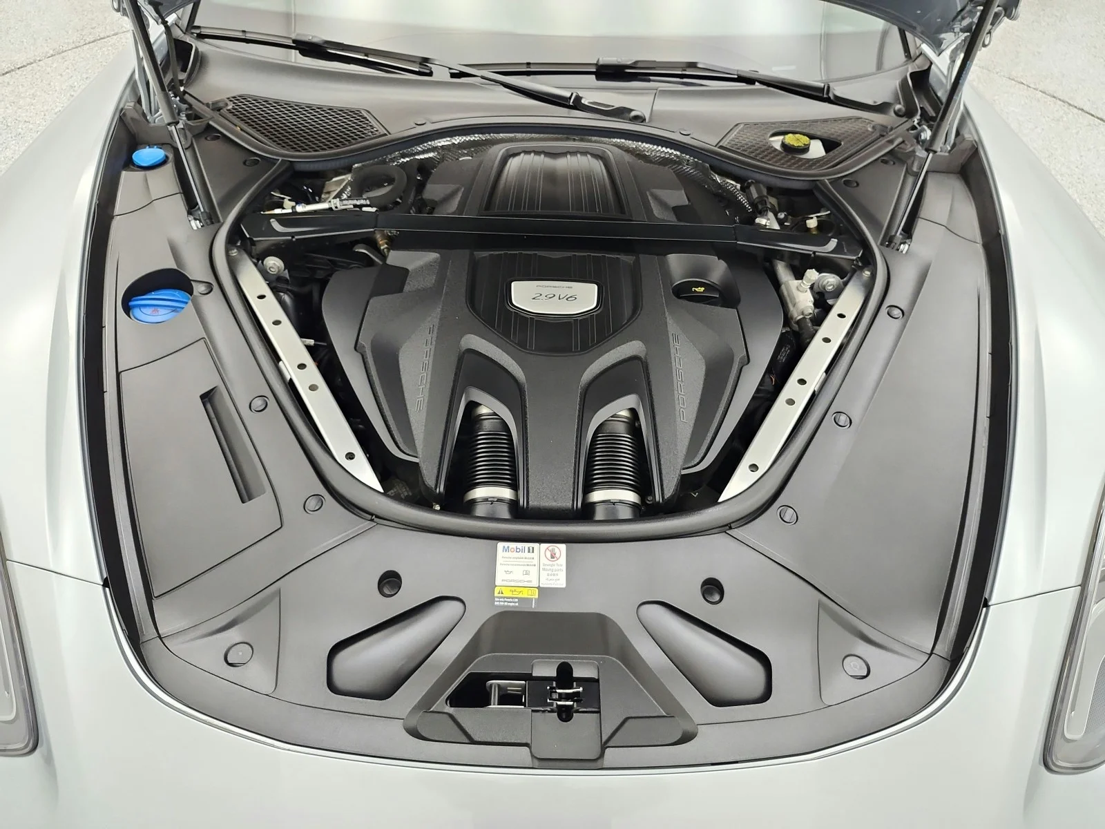 Used 2021 Dolomite Silver Metallic Porsche  image 16
