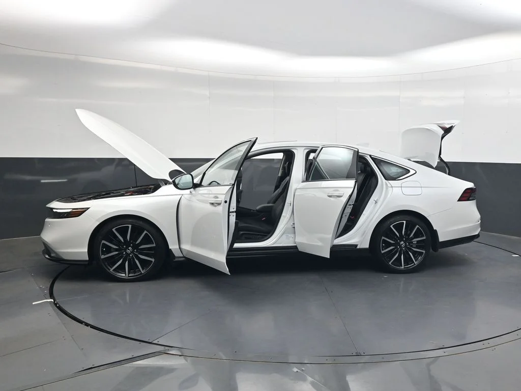 Used 2023  Honda Touring image 40