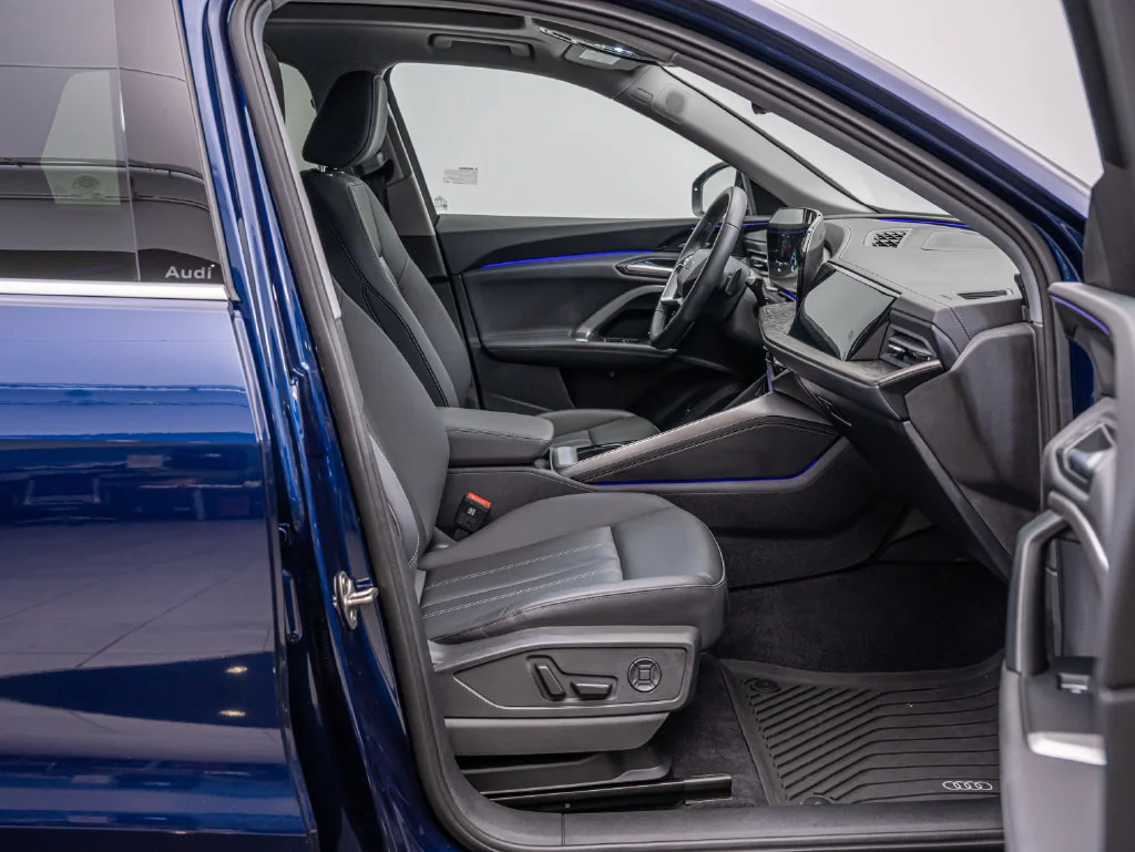 Used 2025 Navarra Blue Metallic Audi 2.0T Premium Plus image 25