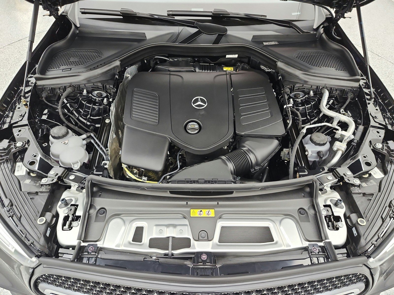 New 2026 Black Mercedes-Benz GLC 300 SUV image 33
