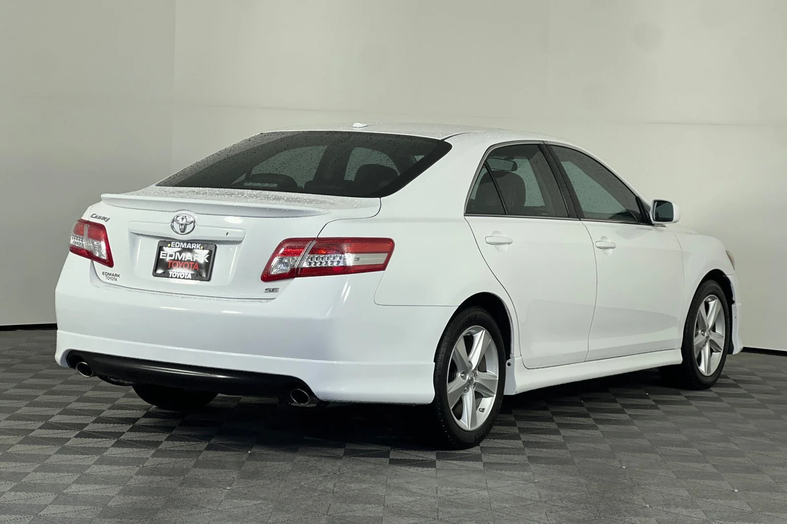 Used 2011 Super White Toyota SE image 3