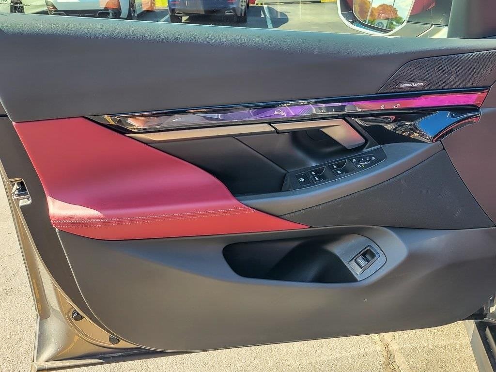 2025 BMW 540I - Image 17