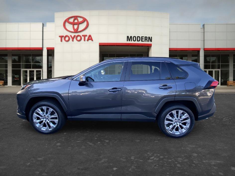 Used 2023 Magnetic Gray Metallic Toyota XLE Premium image 8