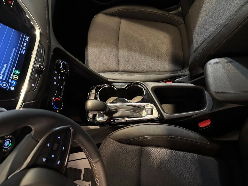 Used 2023 Summit White Buick Preferred image 17