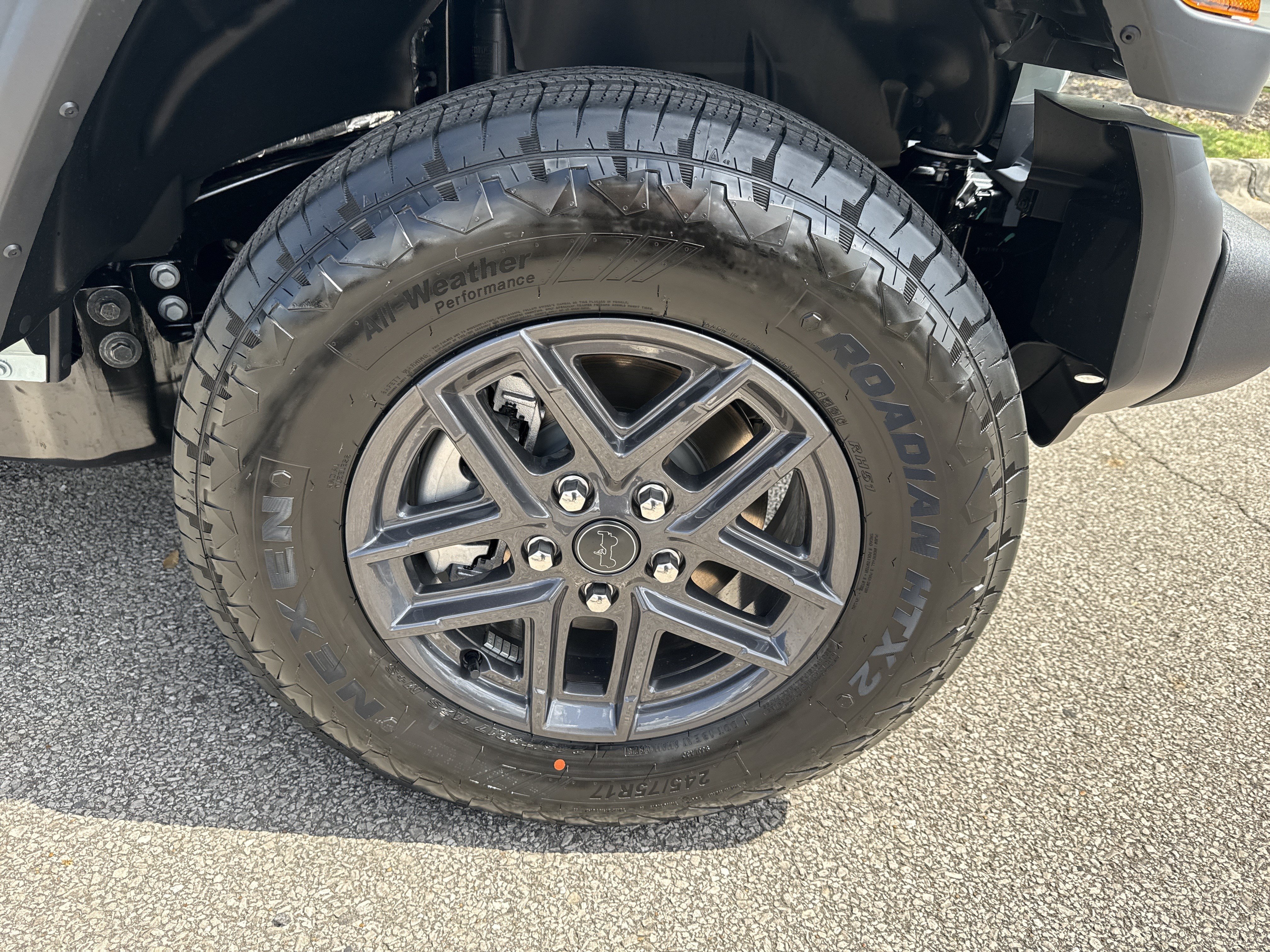 New 2026 Earl Clearcoat Jeep Sport S image 13