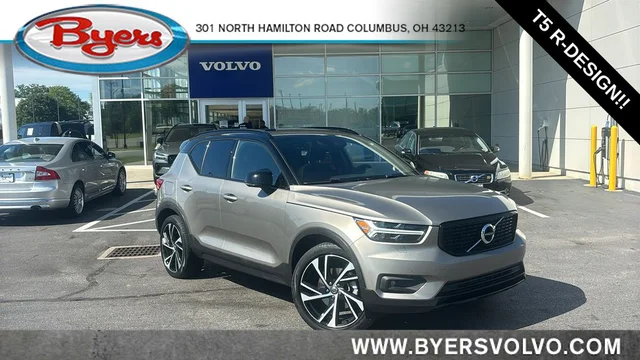 2022 Volvo XC40 R-Design