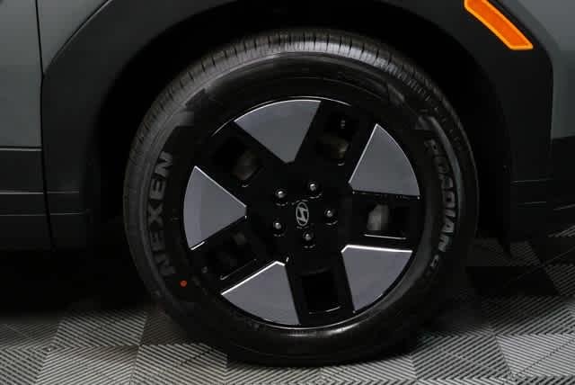 New 2026 Hampton Gray Hyundai SE image 13