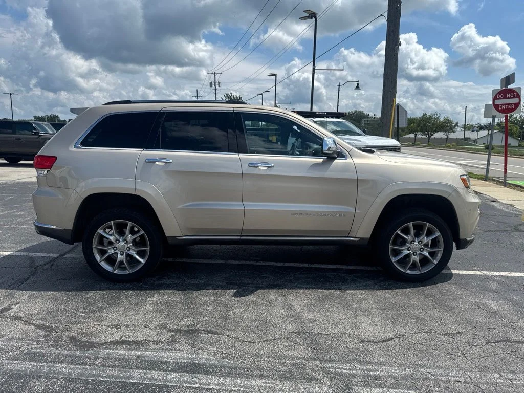 Used 2014 Beige Jeep Summit image 2