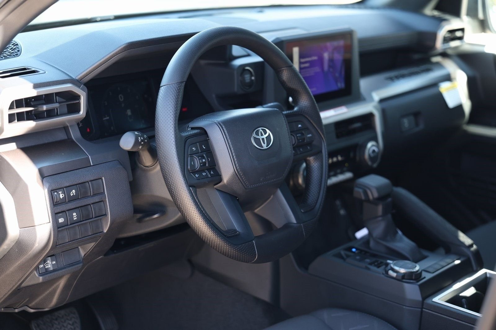 2025 Toyota Tacoma SR5 - Photo 15