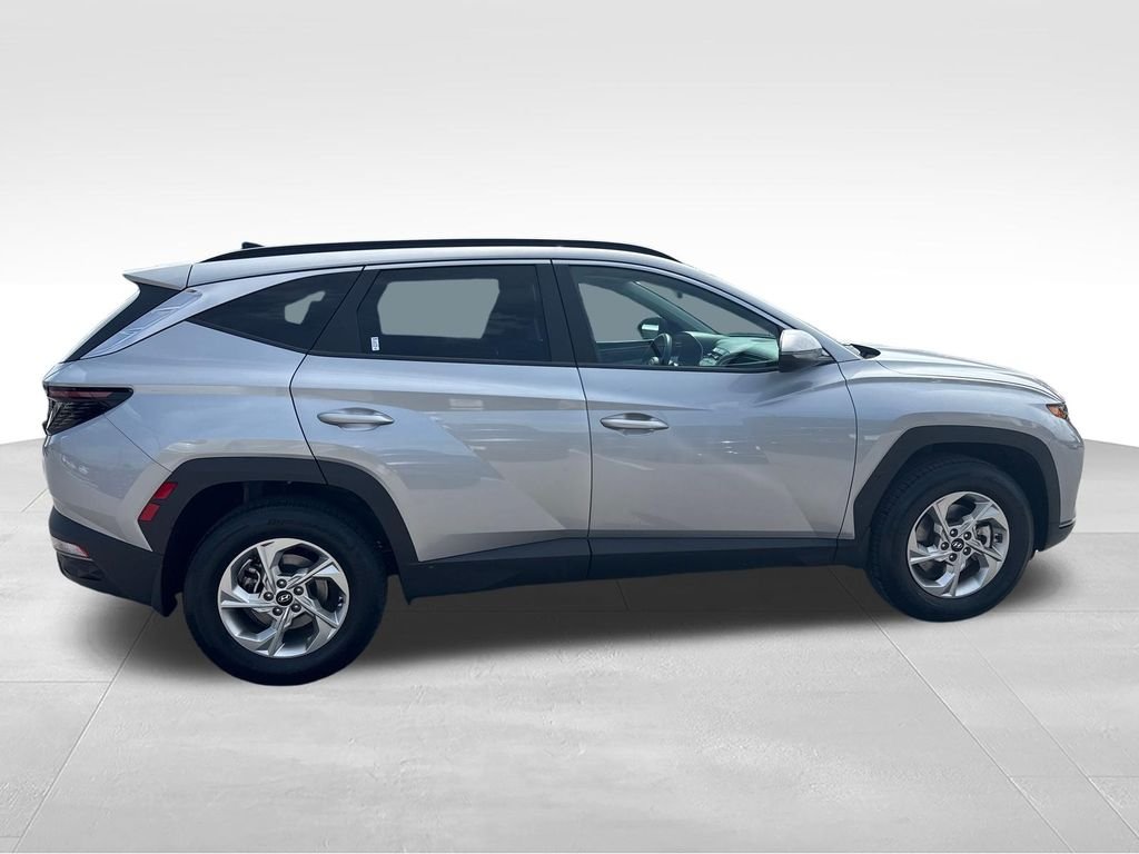 Used 2023 Silver Hyundai SEL image 6