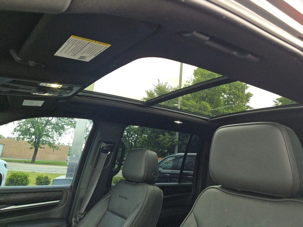 Used 2022  GMC Denali image 27