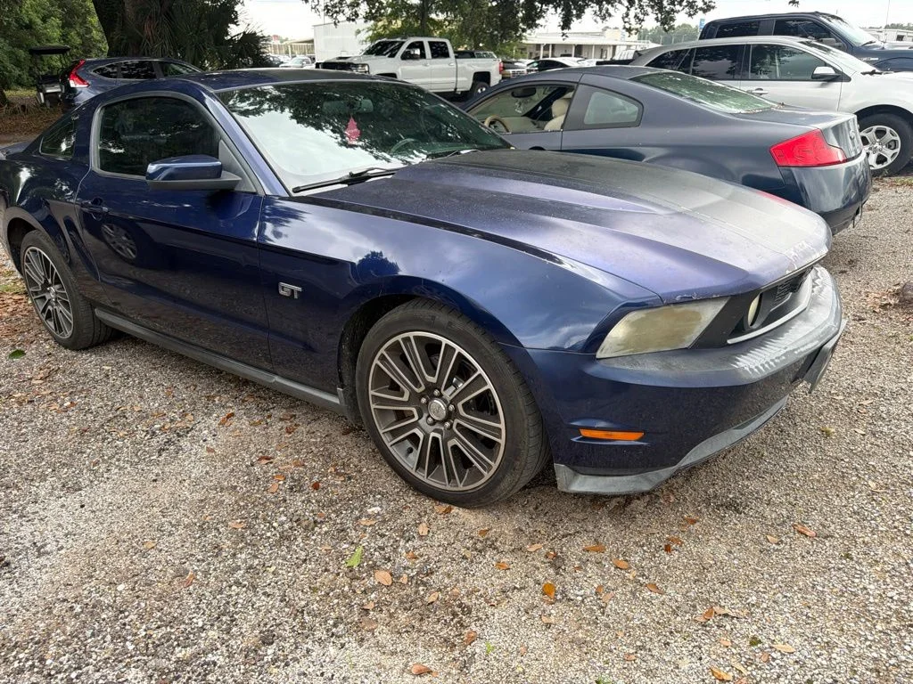 Used 2010  Ford GT Premium image 3